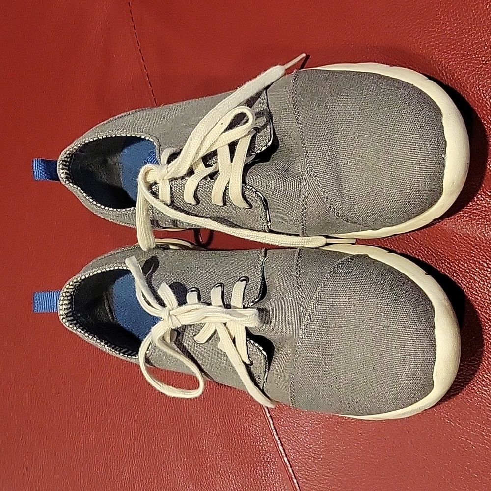 Casual shoes